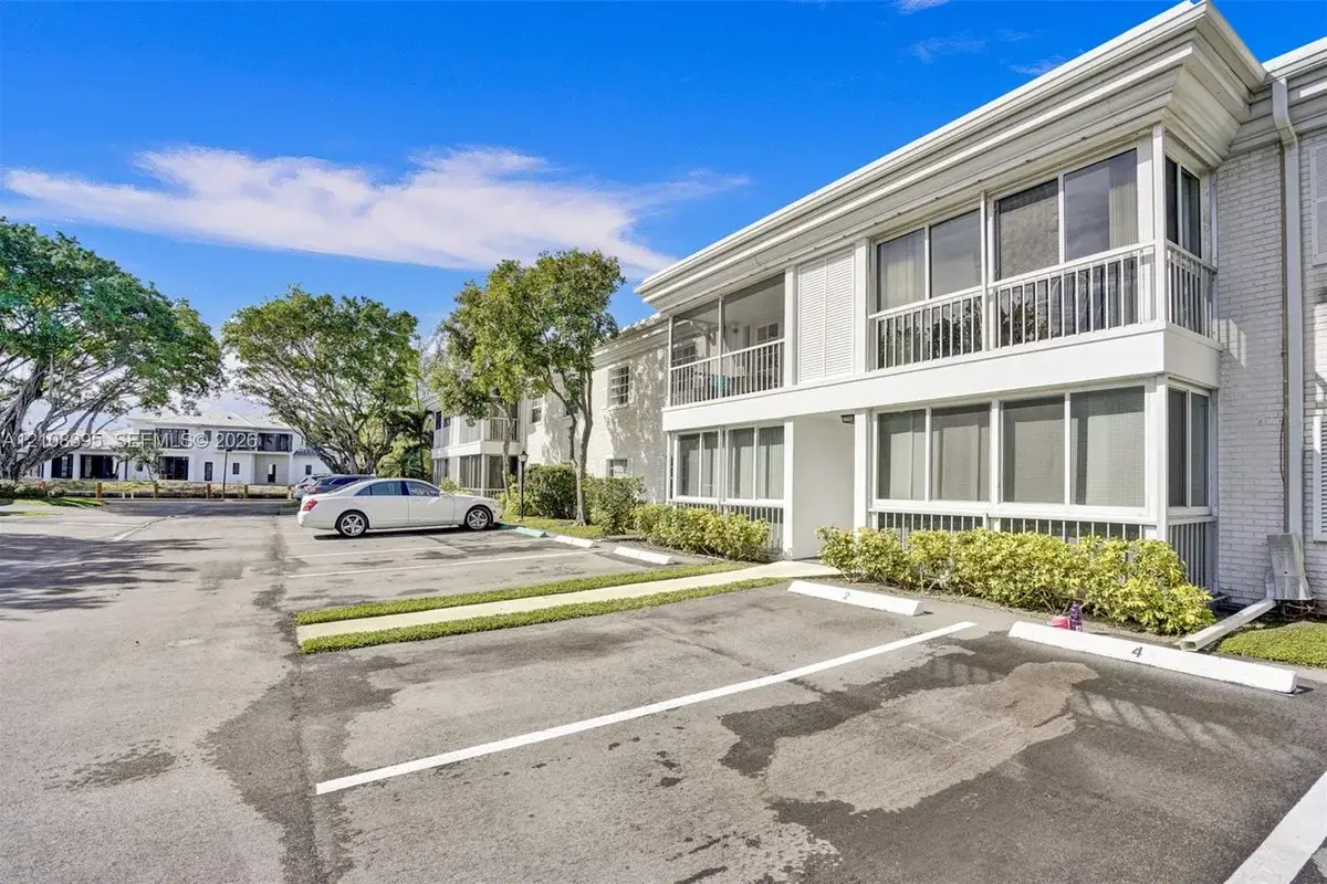 6511 Bay Club Dr #3, Fort Lauderdale: photo 1 of 17