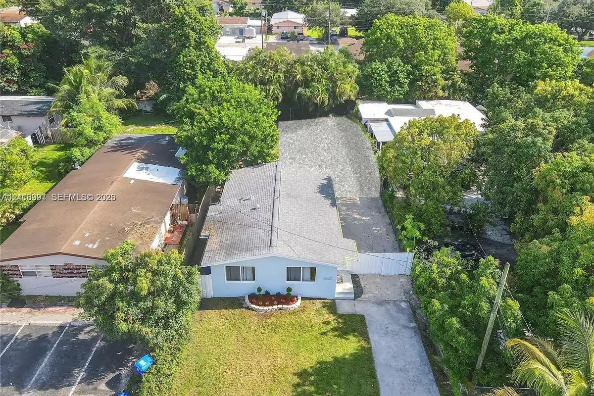 5625 Taylor St, Hollywood: photo 1 of 23
