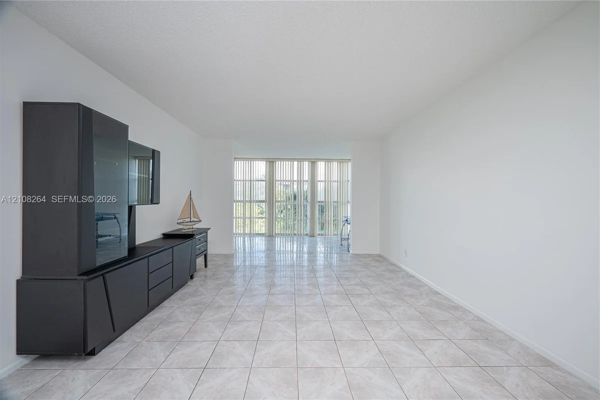 2101 Atlantic Shores Blvd #314, Hallandale Beach: photo 1 of 29