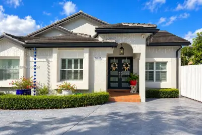 15613 SW 62nd St, Miami: photo 1 of 19