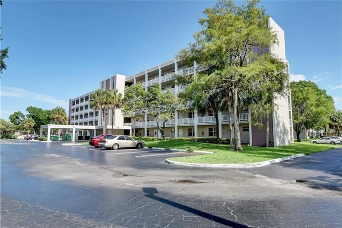 8735 Ramblewood Dr #212, Coral Springs: photo 1 of 22