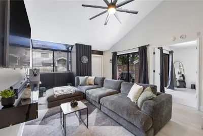 7198 Sportsmans Dr, North Lauderdale: photo 1 of 25
