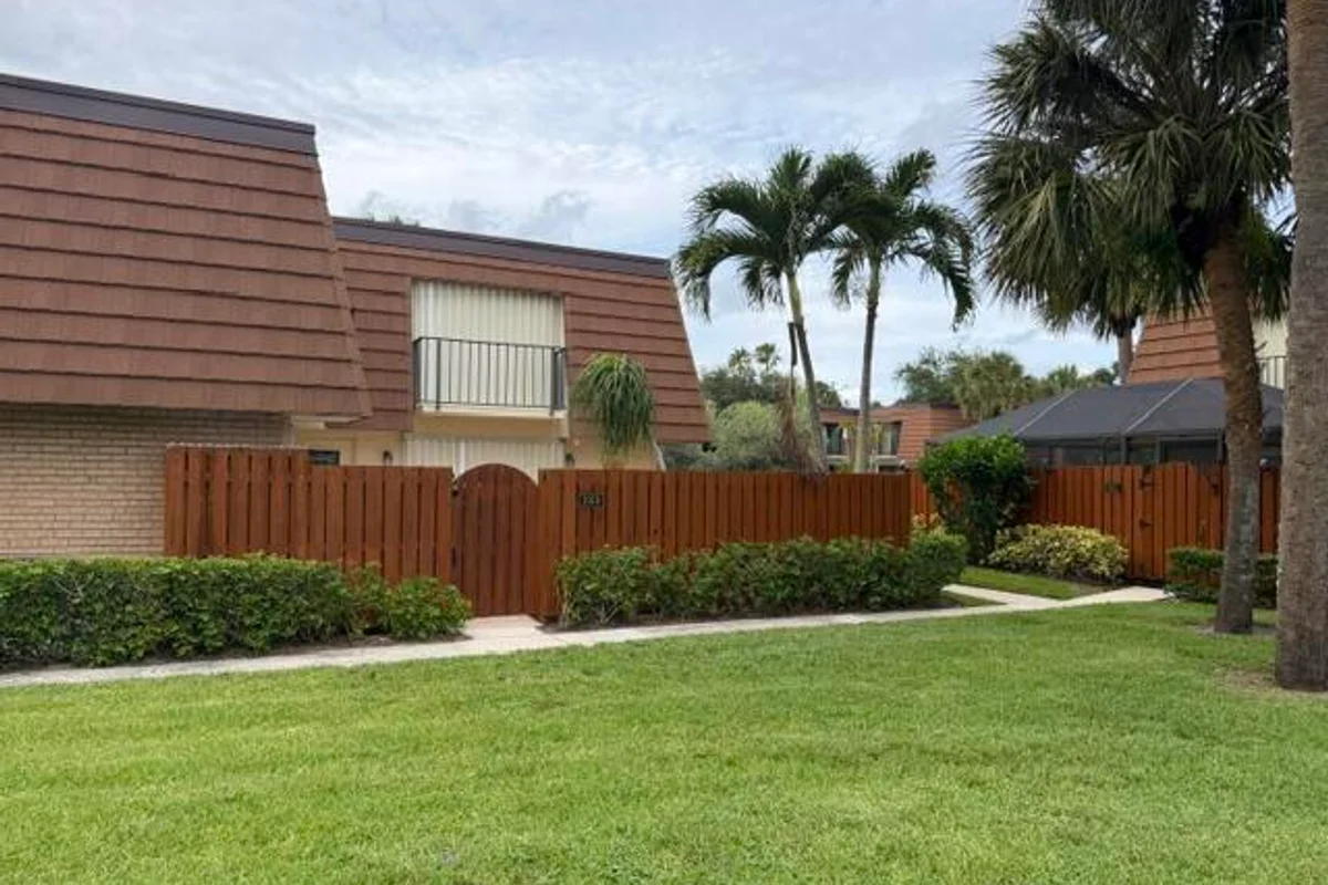 2919 29th Ct, Jupiter: photo 1 of 19