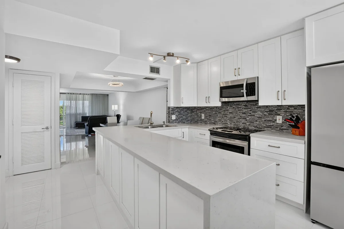 23099 Barwood Ln N #308, Boca Raton: photo 1 of 41