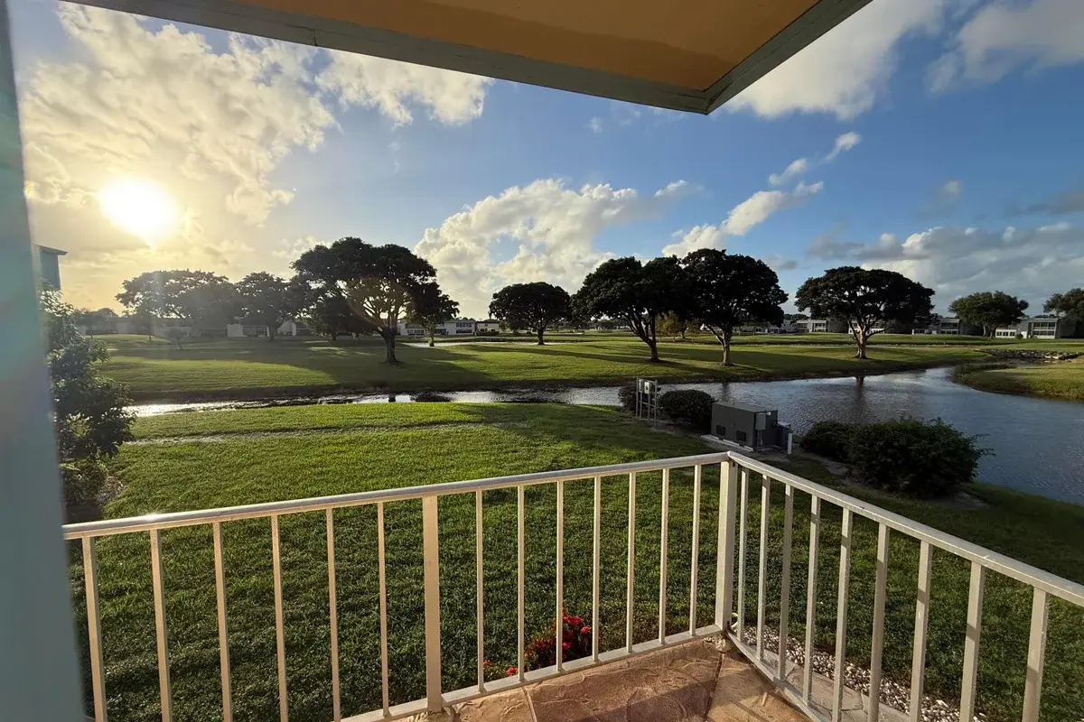 240 Burgundy E, Delray Beach: photo 1 of 22