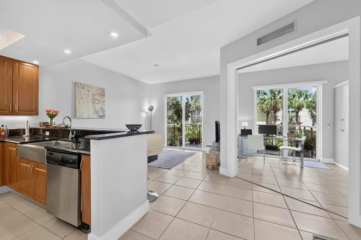 2631 NE 14th Ave #216, Wilton Manors: photo 1 of 42