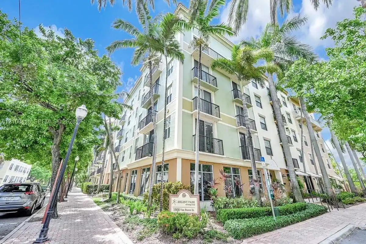 1900 Van Buren St #303B, Hollywood: photo 1 of 18