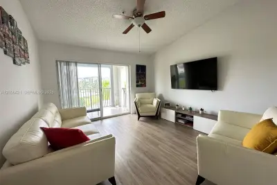 4540 NW 107th Ave #304-11, Doral: photo 1 of 11
