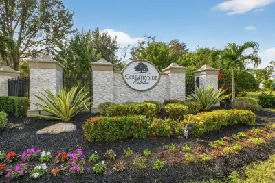 10625 Oak Meadow Ln, Lake Worth: photo 1 of 63
