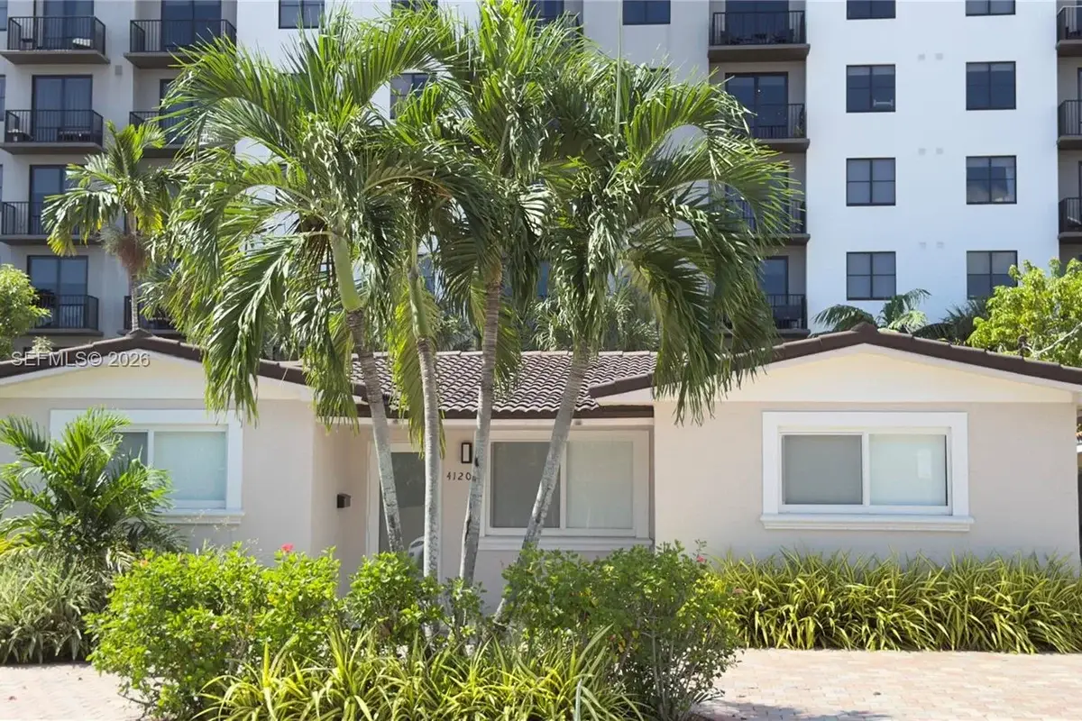 4120 SW 69 Ave, Miami: photo 1 of 9