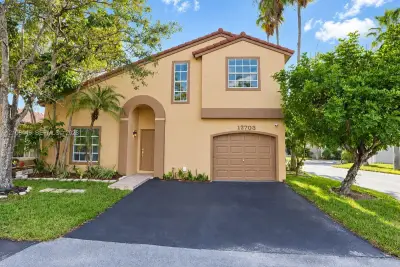 12703 NW 15th St, Sunrise: photo 1 of 33