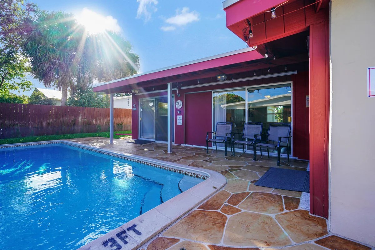 416 Lighthouse Dr, North Palm Beach: photo 1 of 75