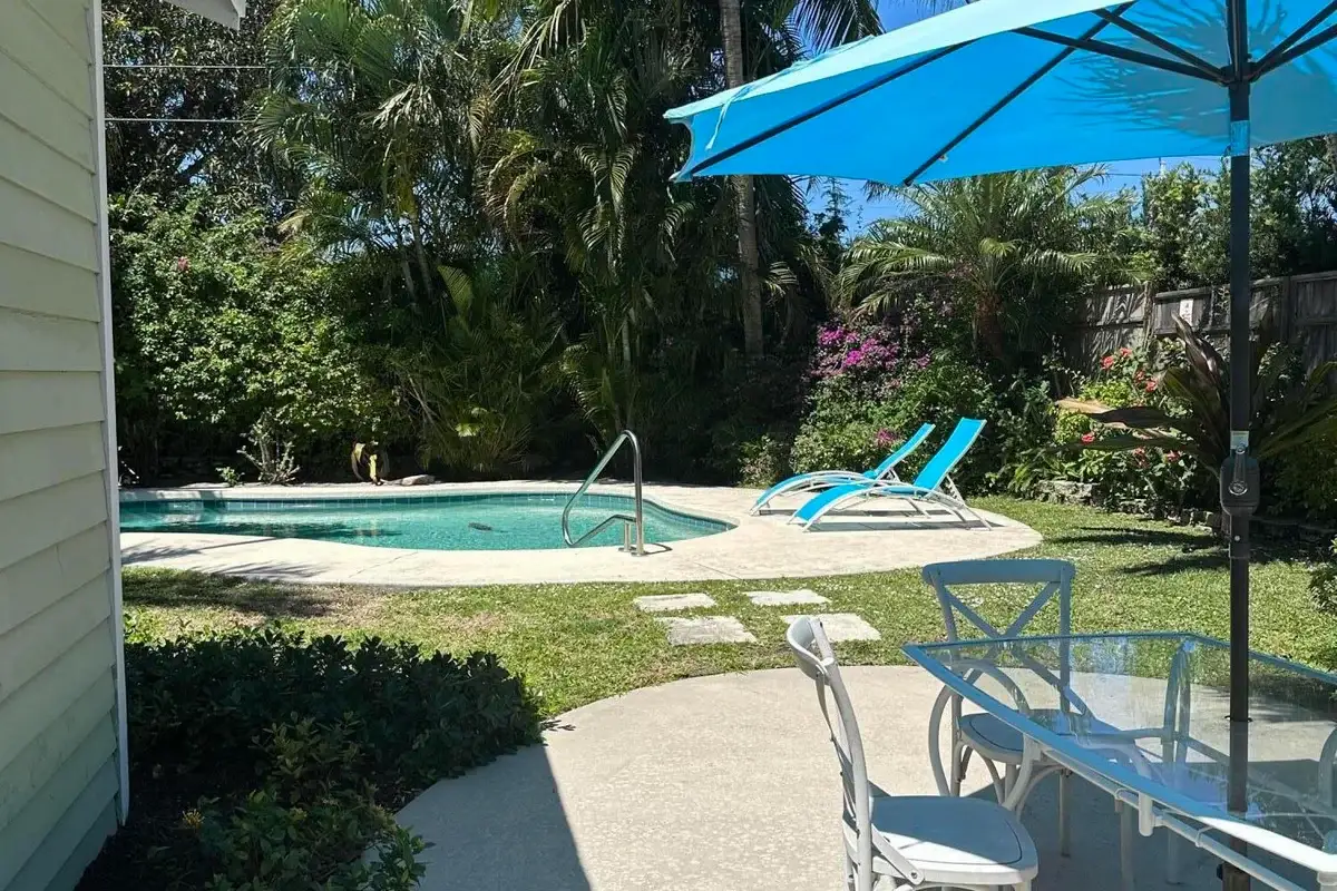 1701 Florida Ave, West Palm Beach: photo 1 of 38