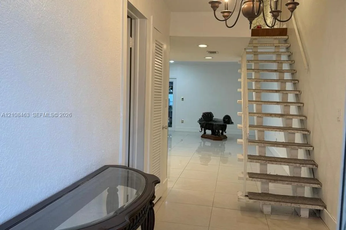 1798 W 75th St, Hialeah: photo 1 of 37