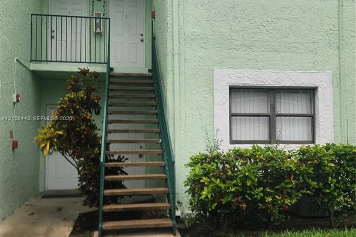4018 NW 87th Ave, Sunrise: photo 1 of 23
