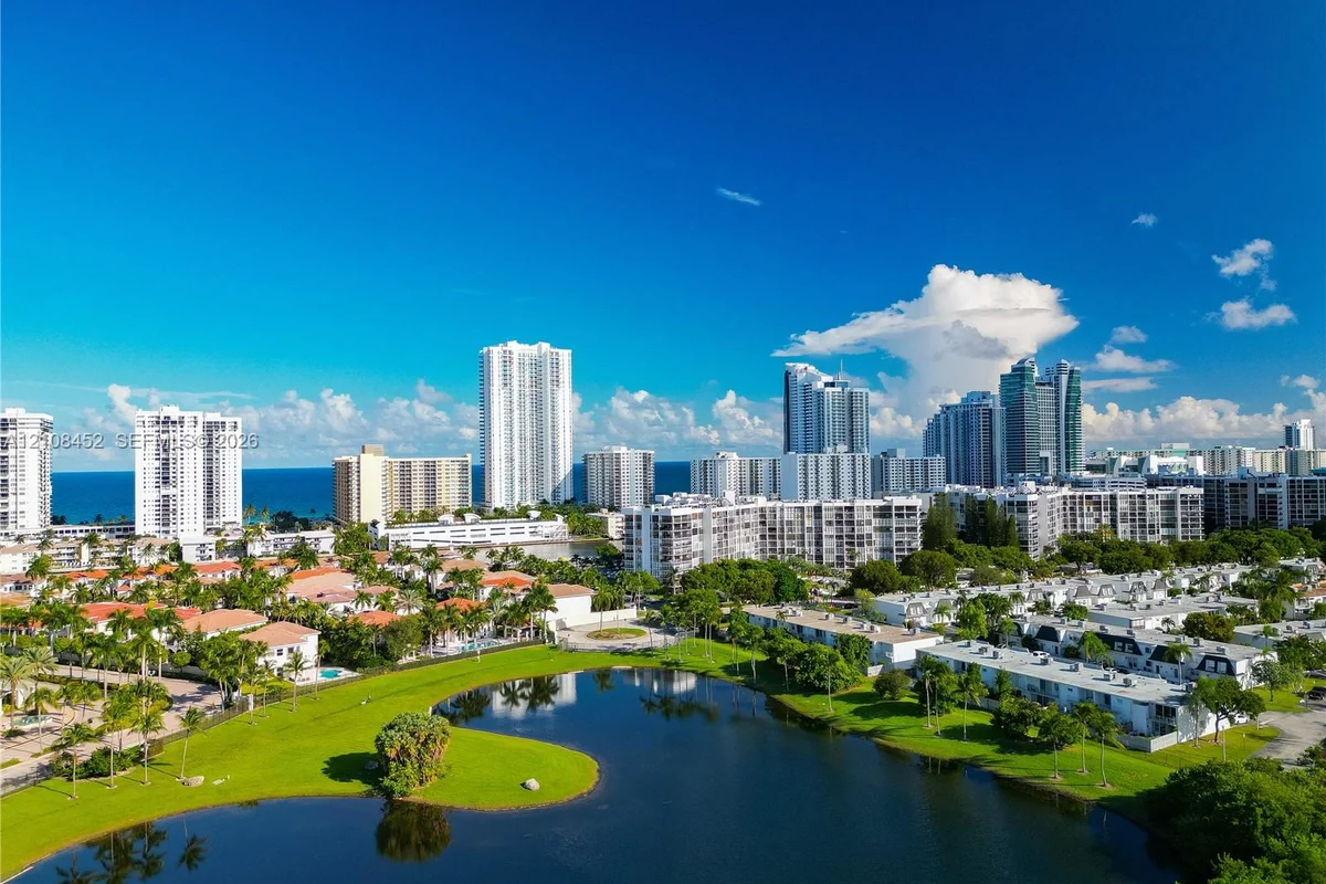 1000 Parkview Dr #809, Hallandale Beach: photo 1 of 49