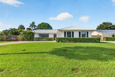3776 Dogwood Ave, Palm Beach Gardens: photo 1 of 48
