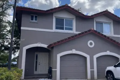 3102 Coral Ridge Dr, Coral Springs: photo 1 of 16