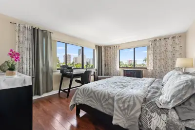 301 Golden Isles Dr #401, Hallandale Beach: photo 1 of 14