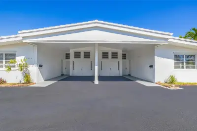 2645 NE 32nd St, Fort Lauderdale: photo 1 of 51