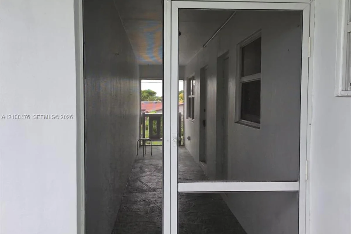 1400 NW 43rd Ter #202, Lauderhill: photo 1 of 23