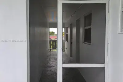1400 NW 43rd Ter #202, Lauderhill: photo 1 of 23