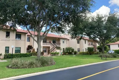 21362 Juego Cir #33E, Boca Raton: photo 1 of 17