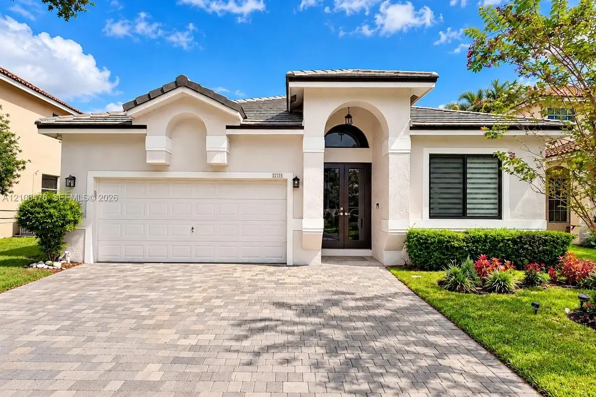 2233 NW 162nd Ter, Pembroke Pines: photo 1 of 13