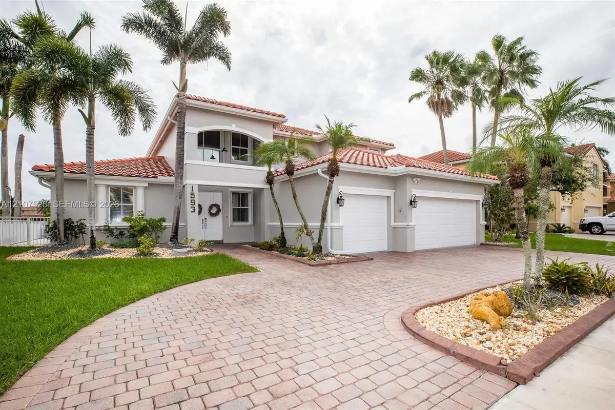 1593 SW 189th Ave, Pembroke Pines: photo 1 of 36