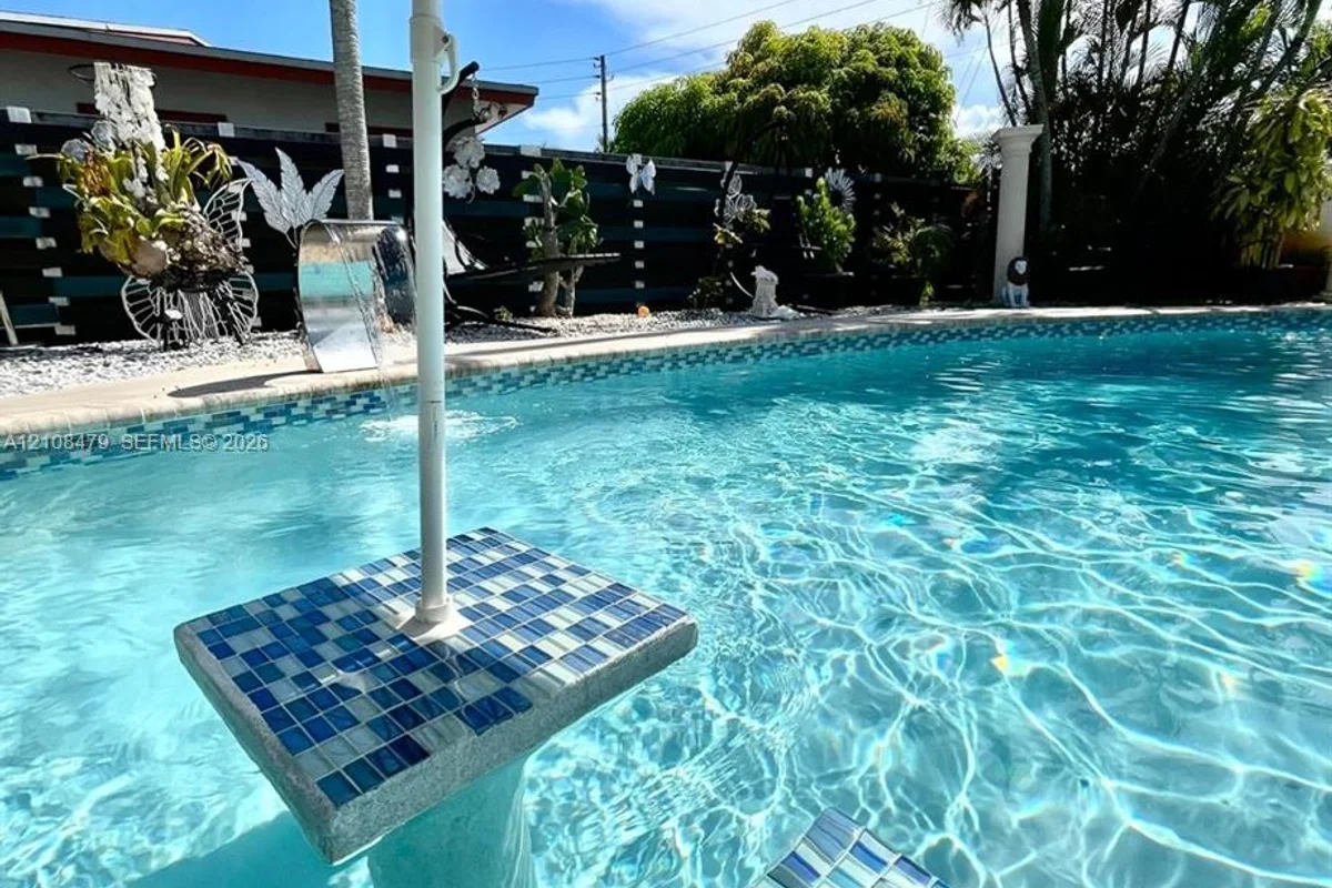 Apartment in Fort Lauderdale: photo 1 of 20