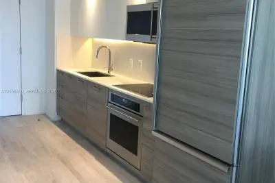 121 NE 34th St #1403, Miami: photo 1 of 37