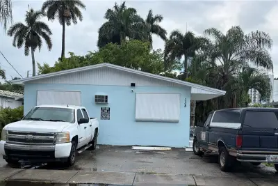 138 SE 2nd Ave, Dania Beach: photo 1 of 10