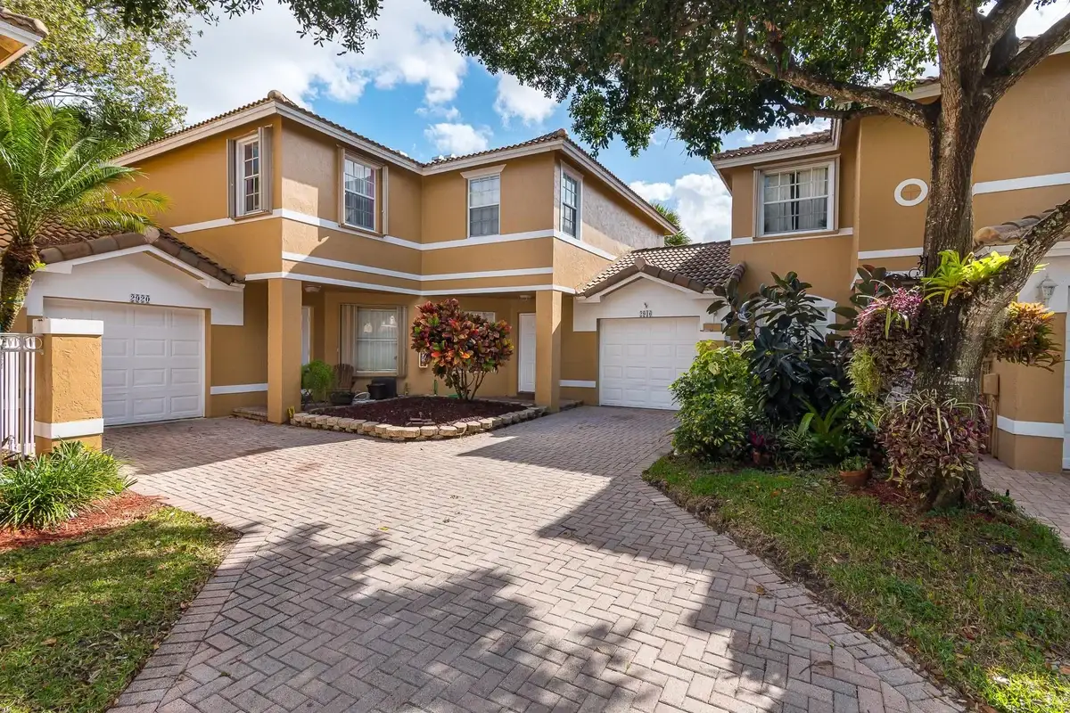2916 NW 99th Ter, Sunrise: photo 1 of 23
