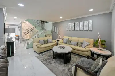 8115 W 8th Ct, Hialeah: photo 1 of 77