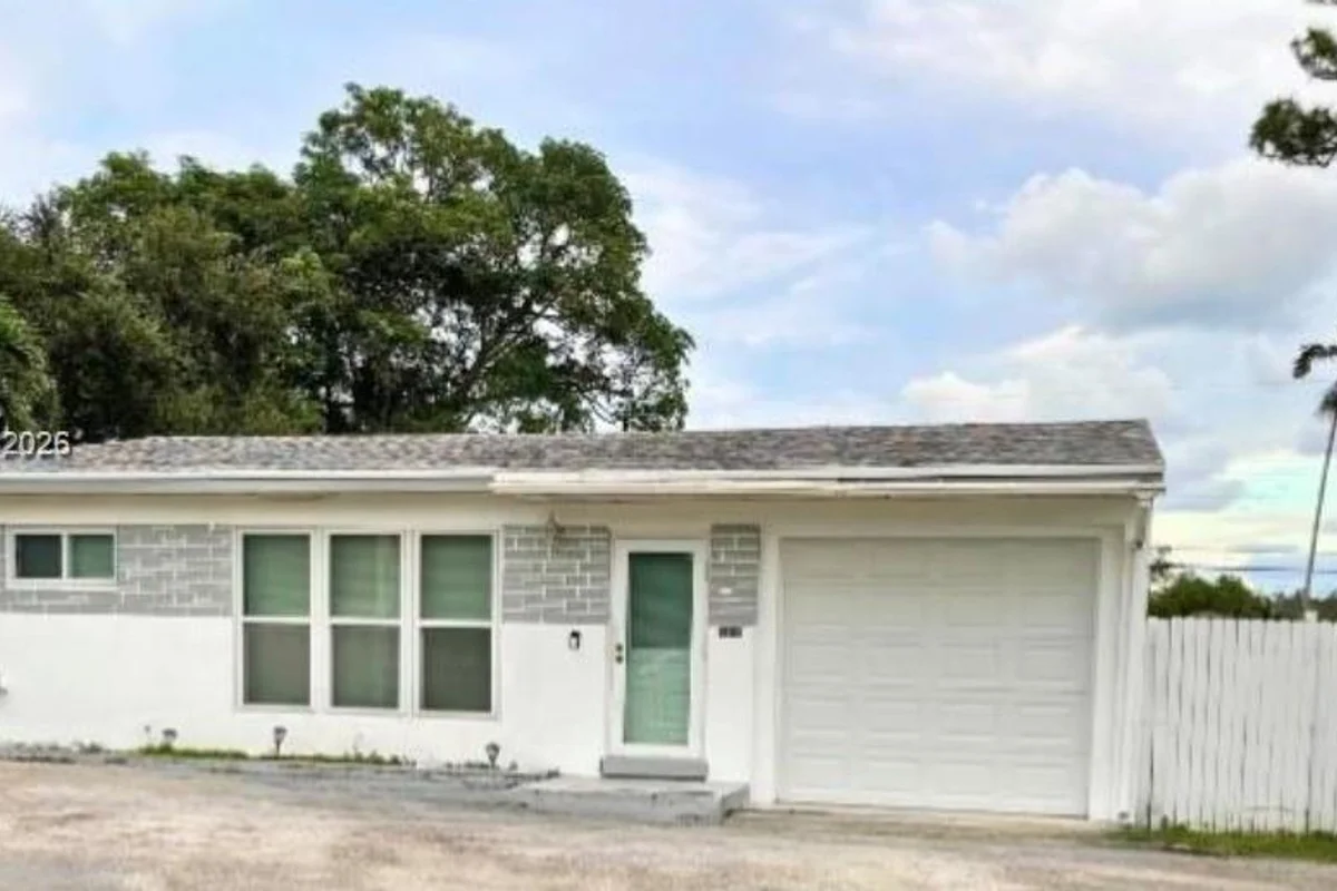 4536 SW 24th Ave, Dania Beach: photo 1 of 11
