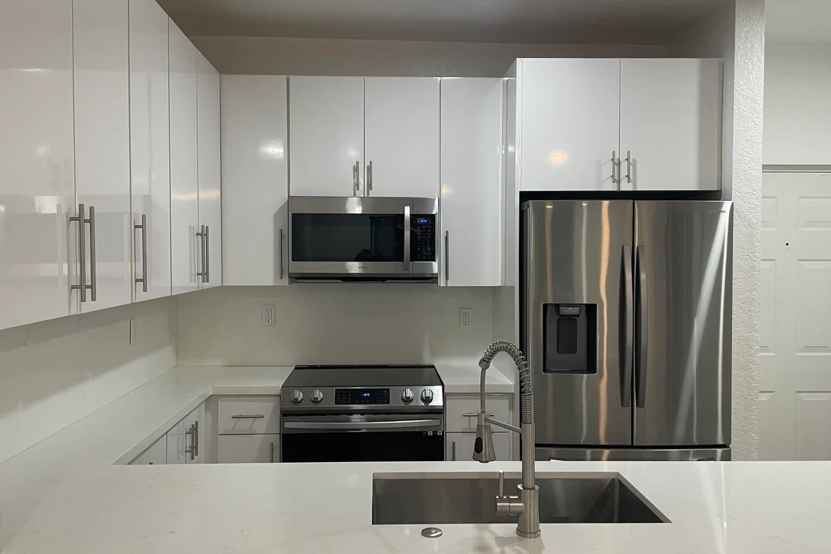 75 Gulfstream Rd, Dania Beach: photo 1 of 16