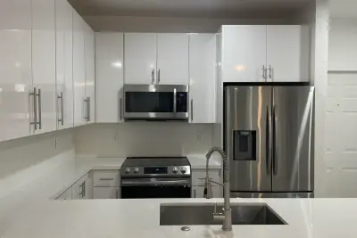 75 Gulfstream Rd, Dania Beach: photo 1 of 16