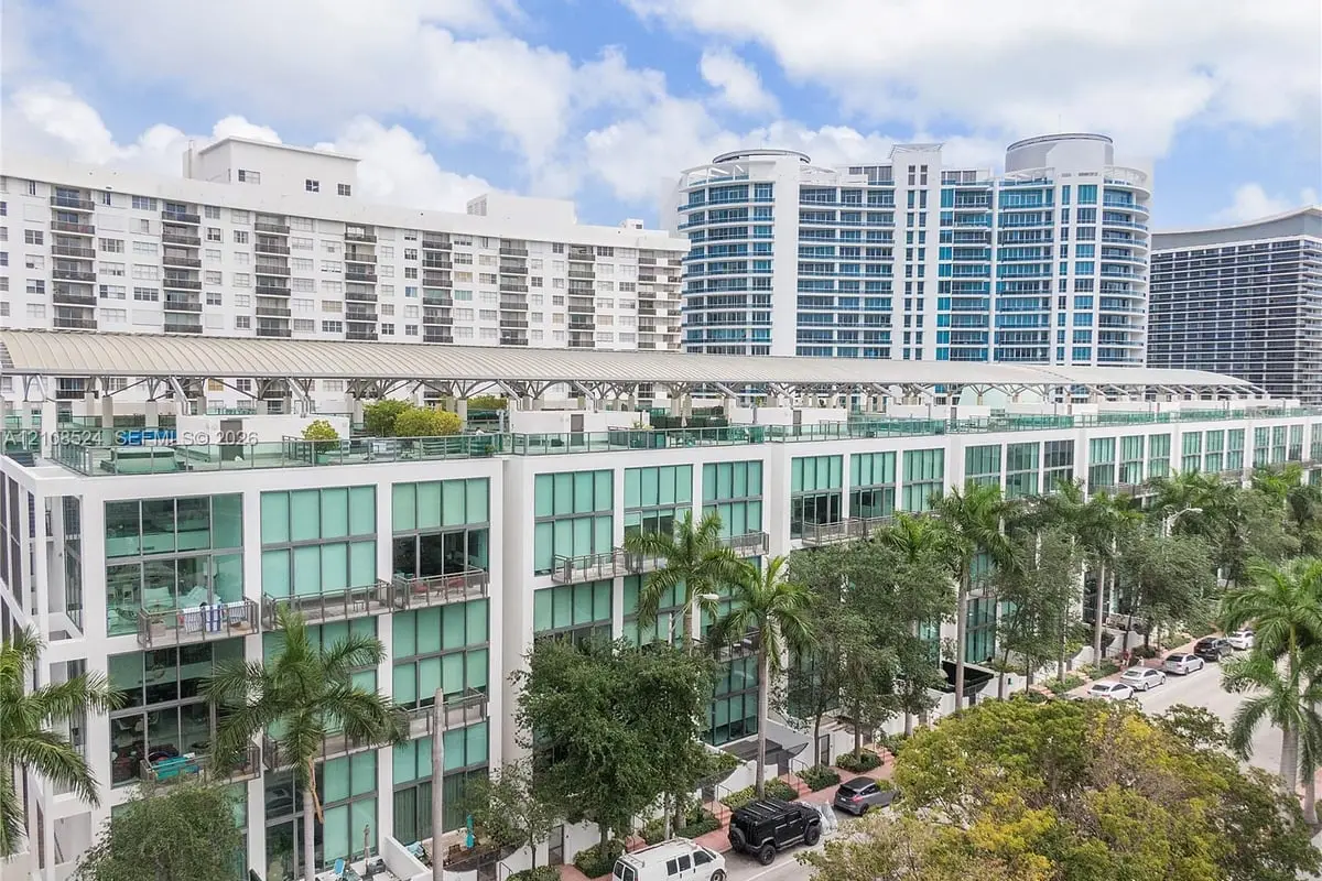 6000 Collins Ave #527, Miami Beach: photo 1 of 38