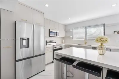451 SW 38th Ter #1, Fort Lauderdale: photo 1 of 45