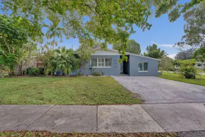 201 N 68th Way, Hollywood: photo 1 of 37