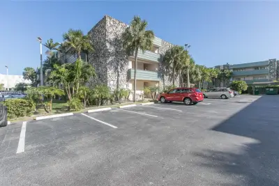 8315 SW 72nd Ave #313B, Miami: photo 1 of 15