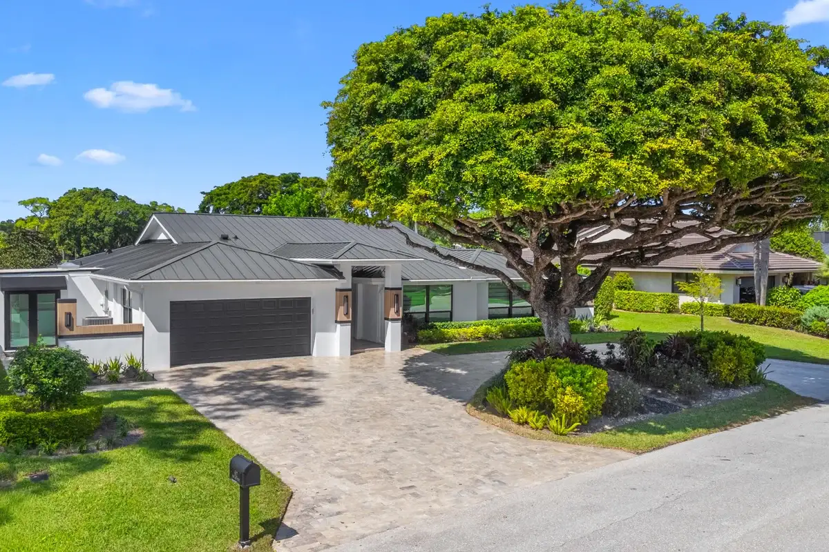 612 Pine Lake Dr, Delray Beach: photo 1 of 52