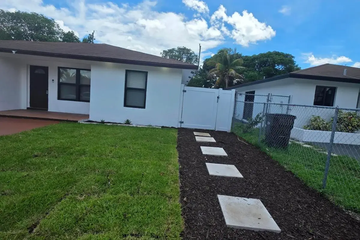 320 Sterling Ave, Delray Beach: photo 1 of 5