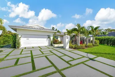 4907 Holly Dr, Tamarac: photo 1 of 47