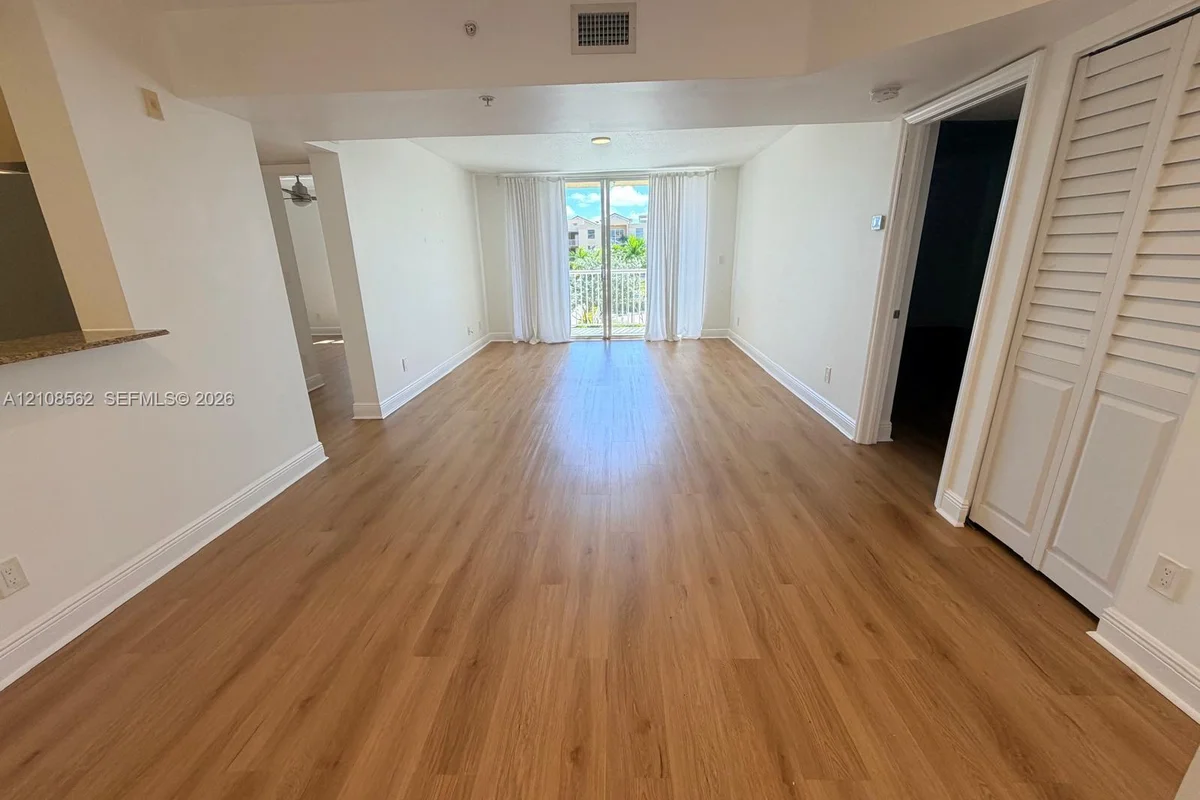 529 E Sheridan St #305, Dania Beach: photo 1 of 26