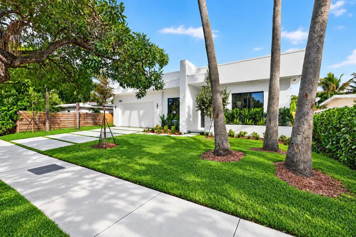 1781 NE 18th St, Fort Lauderdale: photo 1 of 34