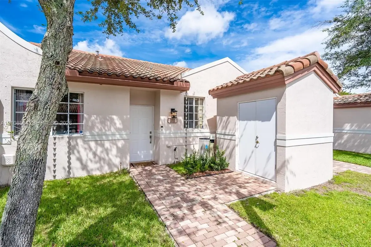 3111 NW 86th Ave, Sunrise: photo 1 of 23
