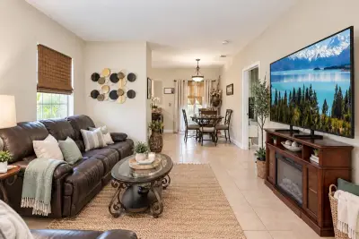 2711 NE 4 St #101, Homestead: photo 1 of 21