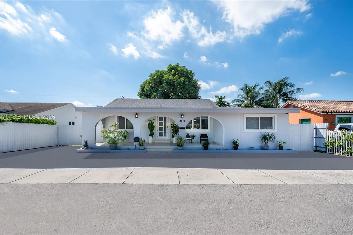 3614 NW 12th Ter, Miami: photo 1 of 27
