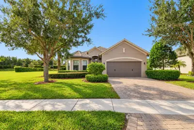 4637 Siena Cir, Wellington: photo 1 of 44
